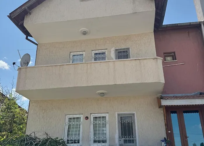 Balloons View Cozy Garden In Cappadocia Вилла